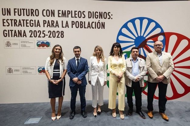Yolanda Díaz lanza plan de empleo para integrar al pueblo gitano