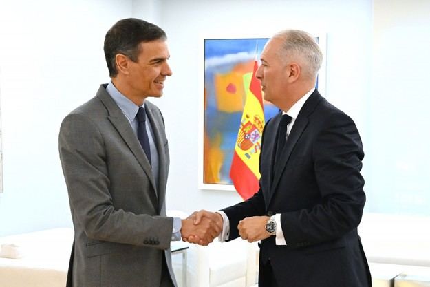 Sánchez se reúne con el presidente interino de Seat para discutir proyectos estratégicos