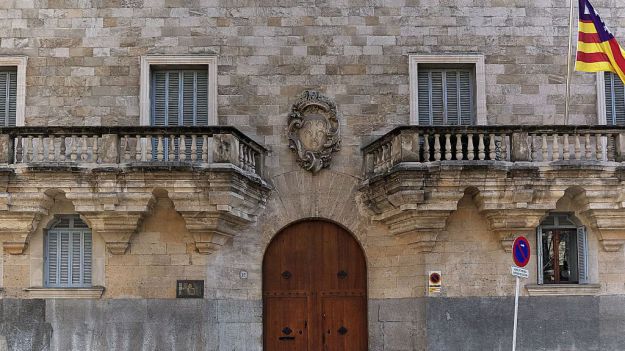 La Audiencia de Balears condena a un hombre por acosar a su vecina durante casi un año