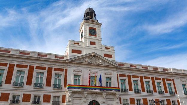 Arcópoli denuncia que las modificaciones de la Ley LGTBI+ de Ayuso "confirman la vulneración de derechos fundamentales"