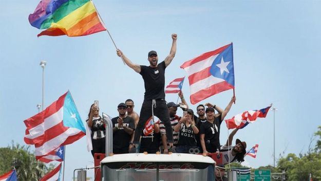 Bad Bunny, Ricky Martin y Jennifer López respaldan a Kamala Harris tras una 'broma racista' a Puerto Rico