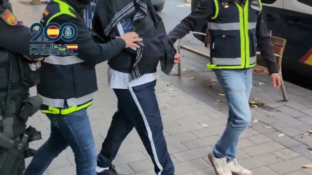 Detenidas dos personas afines a DAESH que utilizaban las redes sociales para incitar a la yihad