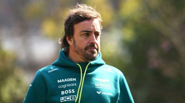 Alonso alivia tras evitar un grave accidente por fallo de frenos en China