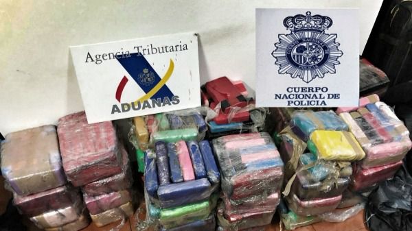 Aprehendidos en el puerto de Algeciras 380 kilos de cocaína ocultos bajo la línea de flotación de un buque portacontenedores