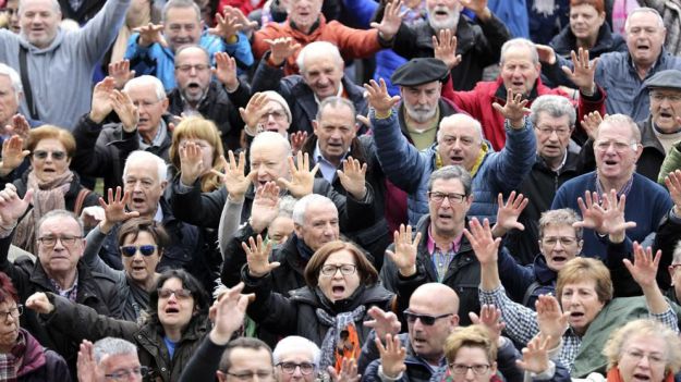 O me aprobáis los presupuestos o los pensionistas se aguantan