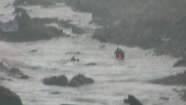 Rescatadas ocho personas tras zozobrar la embarcación en la que viajaban