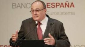 El Banco de España pide más fusiones hasta que fluya el crédito