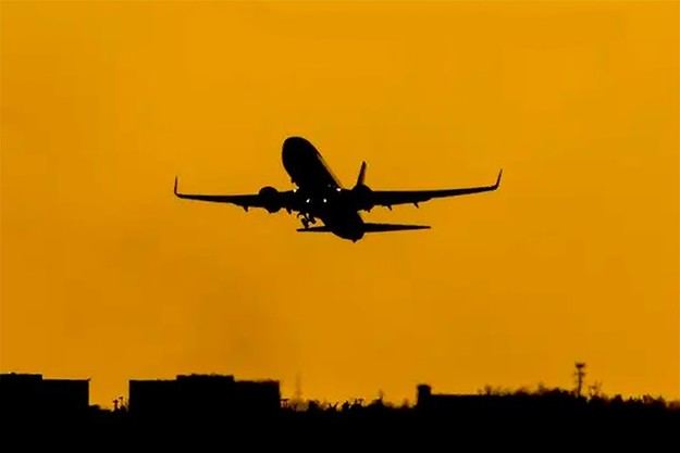 Consumo se une a 35 países para combatir el 'greenwashing' en aerolíneas