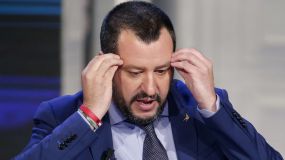 Los gitanos denuncian a Salvini por su medida racista ante el embajador