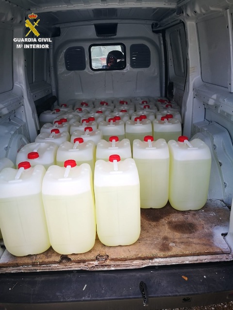 Intervenidos más de 1.360 litros de gasolina para el repostaje de ‘narcolanchas'