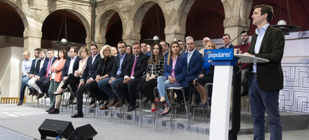 Casado obvia al resto de candidatos y reta a Sánchez a un cara a cara