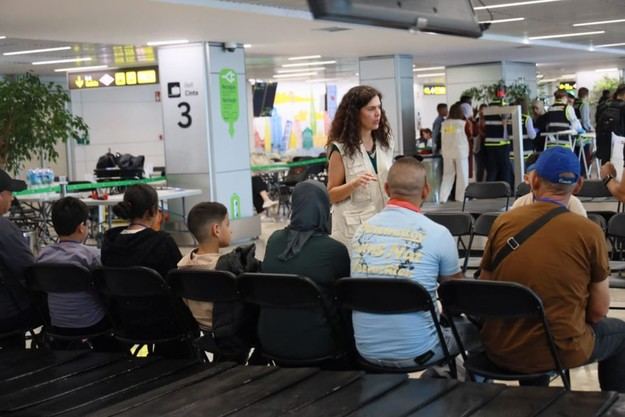 España acoge a 85 refugiados sirios en un acto de solidaridad internacional
