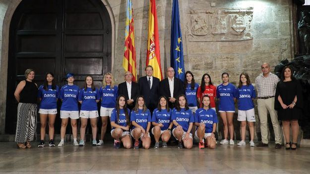 La pilota, el deporte valenciano por excelencia, refuerza la presencia femenina
