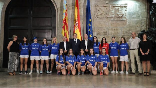 La pilota, el deporte valenciano por excelencia, refuerza la presencia femenina