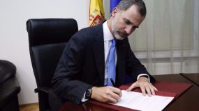 El héroe del monopatin es condecorado en España