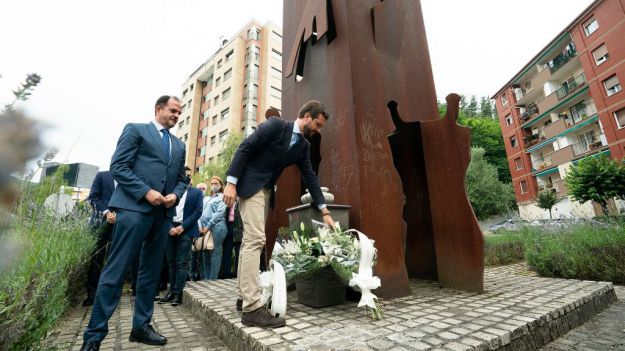 Casado exige a Sánchez que defienda a Felipe VI ante los 