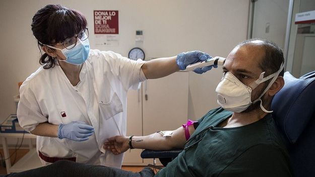 Las administraciones olvidan la crisis sanitaria y vuelven a cerrar camas este verano