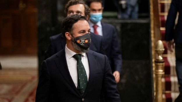 Abascal: 'Quieren rebobinar la historia para ganar la Guerra Civil e implantar una república comunista antiespañola'