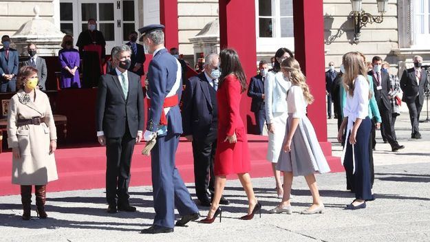 Un 12 de octubre atípico con abucheos al Gobierno incluidos