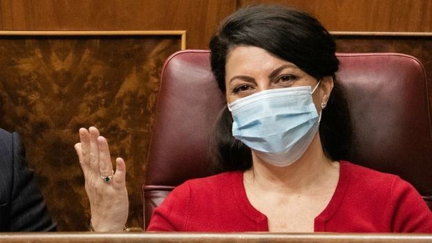 Olona pide al TC 'que rompa sus cadenas y se libere del secuestro'