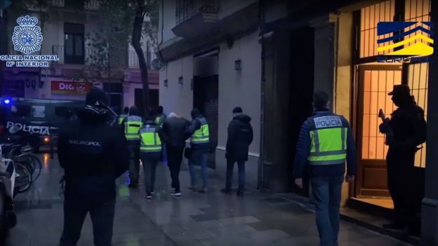 Los tres inmigrantes ilegales de Barcelona se disponían presuntamente a cometer un ataque terrorista