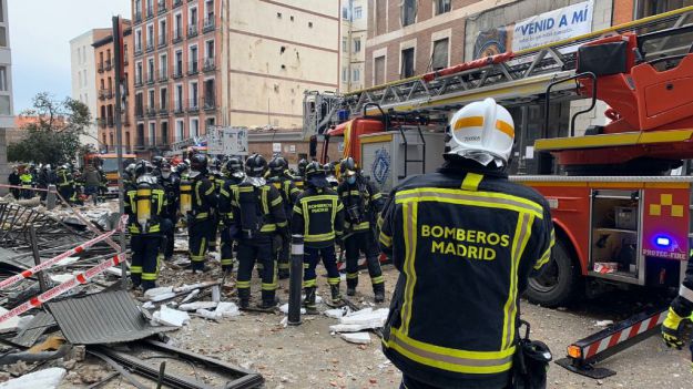 Al menos dos fallecidos en una explosión en una céntrica calle de Madrid