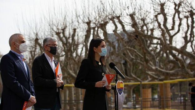 Arrimadas: 'PP y PSOE están de acuerdo en repartirse la justicia, su único escollo es a ver a quién ponen'