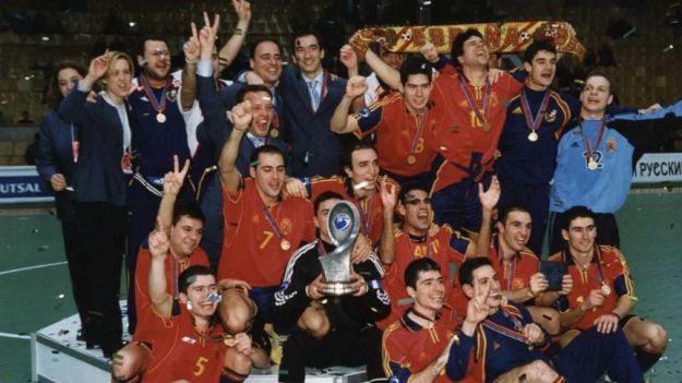 Hace 20 años España se tomó la revancha y levantó su segundo Europeo en Moscú