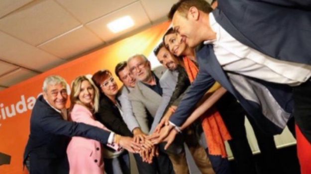 PSOE y Ciudadanos acusan al PP de intentar 'comprar' a diputados en Murcia