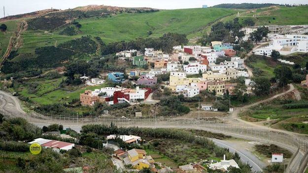 60 subsaharianos intentan entrar en Ceuta, Elín denuncia una devolución en caliente 'inexistente'