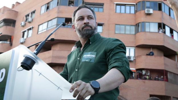 Santiago Abascal anuncia que VOX acudirá a la concentración de Colón contra los indultos