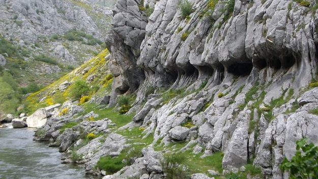 Las cuevas que no te puedes perder en España