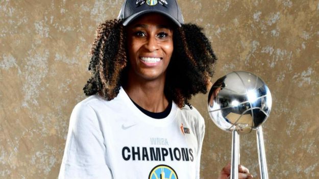 Astou Ndour ya es la tercera española campeona de la WNBA
