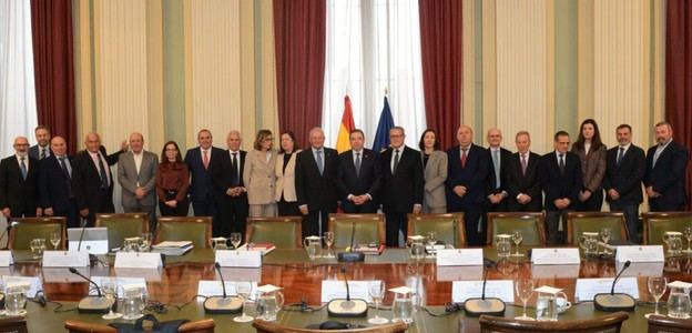 Luis Planas se reúne con cooperativas para fortalecer la agricultura en España