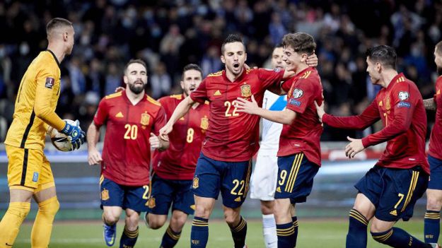 Fútbol: España asalta el liderato y acaricia la clasificación para el Mundial