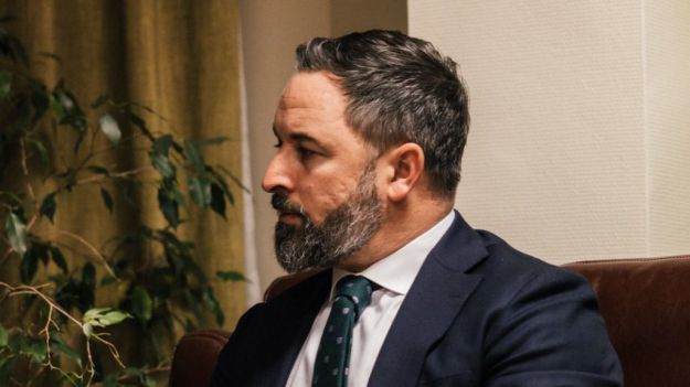 Abascal sobre el pacto de Almeida con la izquierda: 'Lo del alcalde de Madrid, aunque esperado, no tiene nombre'