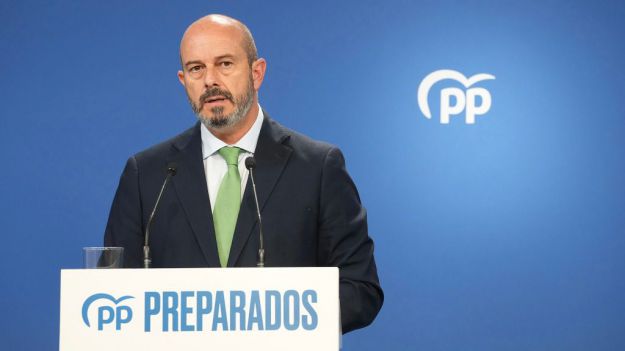 El PP presenta un paquete de medidas extraordinarias que recoge una mayor participación del Ejército para luchar contra la ola de incendios