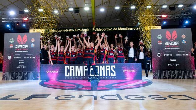 El Spar Girona levanta su tercera Supercopa de baloncesto