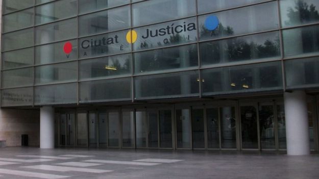 Condenada a cuatro años y nueve meses por asaltar y agredir a un anciano para robarle los 1.200 euros de la pensión