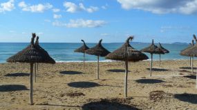 La Policía identifica a 800 turistas británicos por falsas intoxicaciones en Baleares