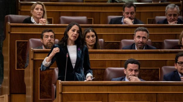 Arrimadas a Montero: "¿Quiere que el 8M sea una gran fiesta para la mujer? Dimita hoy mismo"