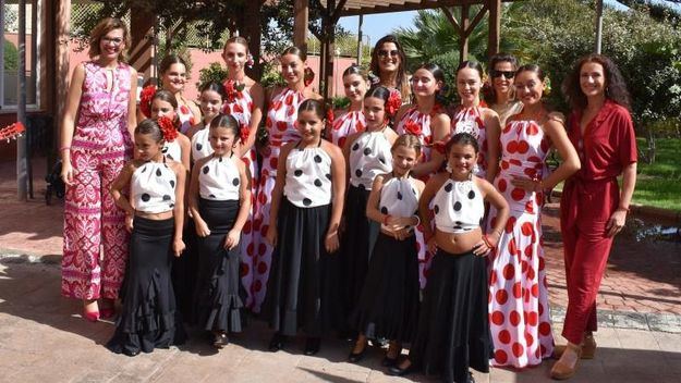 El Ballet de Colores llena de alegría la Residencia de Mayores