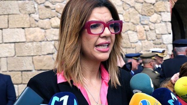 Elma Saiz viaja a Melilla para conocer de primera mano la realidad de la ciudad