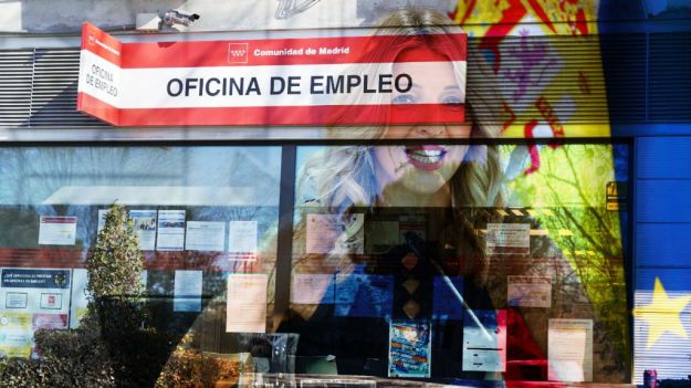 El paro baja de los 2,6 millones con casi 21,4 millones de afiliados