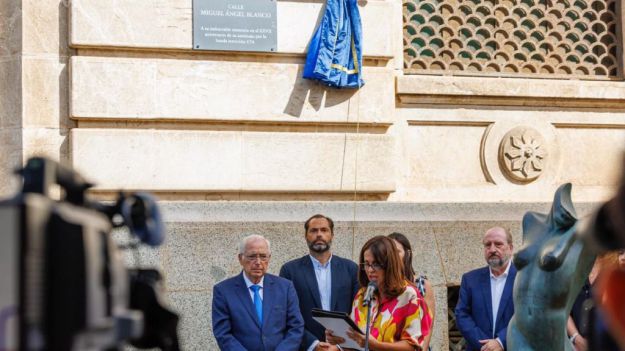 El PSOE denuncia que el PP patrimonialice a las víctimas de ETA y las utilicen para hacer política