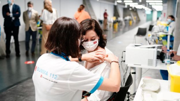 Europa: Las vacunas contra la COVID-19 salvaron la vida a 1,6 millones de personas