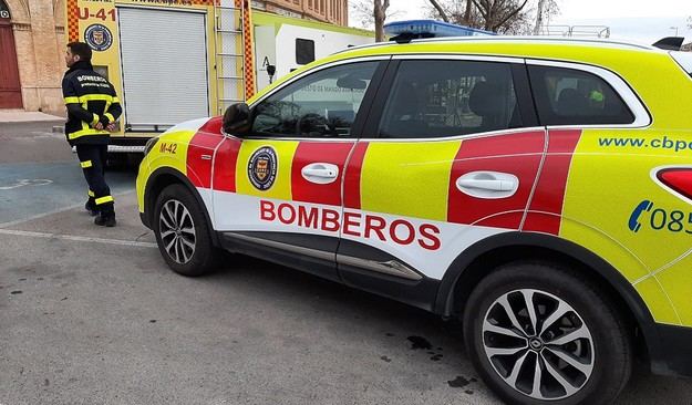 Incendio en barco de Tarifa deja a un hombre afectado por humo