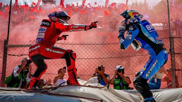Alex Márquez triunfa y retrasa el 'match point' de su hermano Marc