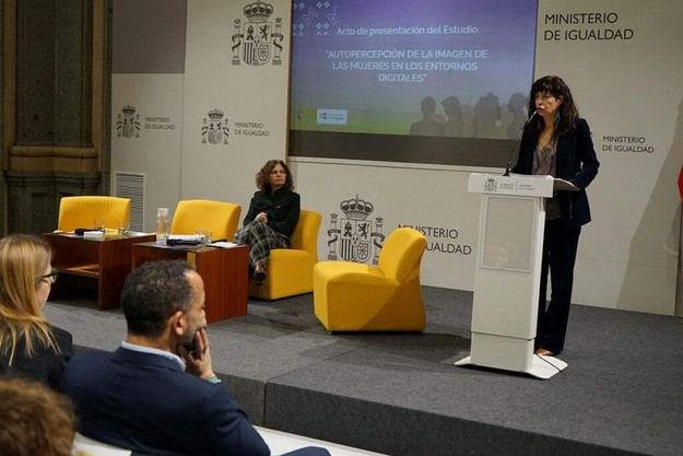 Resultados de estudio sobre la imagen de la mujer en redes sociales presentan preocupantes estereotipos