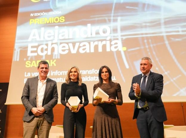 Antena 3 Noticias recibe el Premio Especial por su compromiso con la verdad informativa
